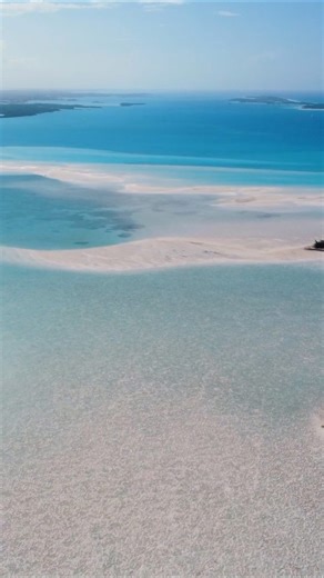 Les joyaux cachés des Bahamas : les îlots et bancs de sable d'Exuma explorés par drone