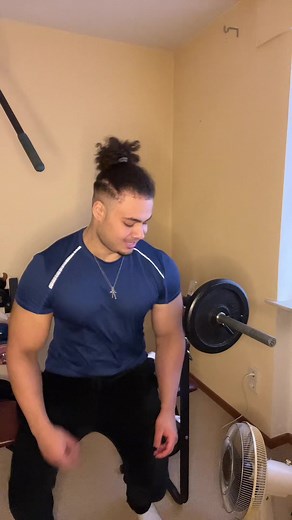 Im stuck #funny #buffweeb