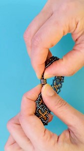 FREE TUTORIAL LINK IN THE COMMENTS . Don't forget to Subscribe Sonysree Creations & Beadicted Girl Channels on YOUTUBE to learn Beading #earrings #necklace #bracelet #beadedbracelet #sonysreecreations #howto #beading #youtubetutorial #diy #beadedjewelry #pendant #beadednecklace #jewelrymaking | Sonysree Creations