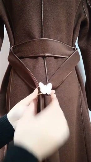 Elegant Neutral Coat & Belt Styling 🍂 Minimal Chic Look #shorts