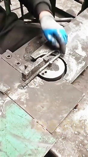 Easy Method For Bending Solid Iron Bars Using Workshop Tools