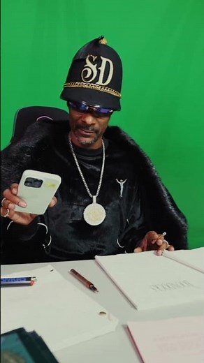 Snoop calling DJ Pooh to show him the original script for The Wash and Boondocks!