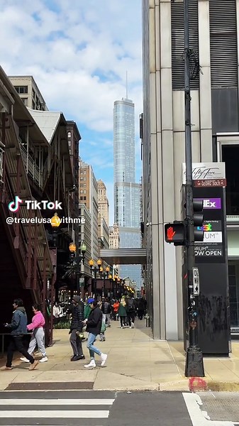 Exploring Chicago: A City Guide to Illinois