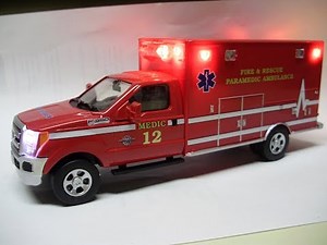 Custom 1:48 scale Ford F-350 ambulance diecast model with working lights