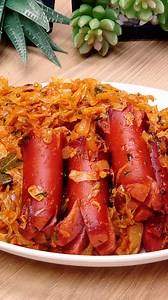 42K views · 439 reactions | Ingredient: one cabbage 2-3 tablespoons of tomato paste one onion 2 tablespoons of oil one cup of water salt and pepper 2 bay leaves sausages a bunch of fresh dill Bon appetite! | Rhapsody Food | Facebook