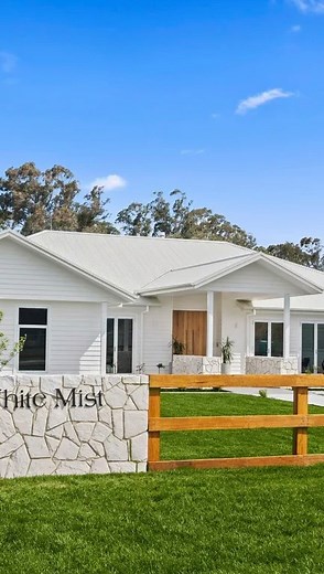 Price Guide: $3,800,000 19 Heritage Drive, Bundanoon 5 bed | 3 bath | 3 car | 4,000sqm ‘White Mist’ - A New Benchmark in Highlands Luxury Contact Samuel Lindsay 0404 647 609 Mike Whelan 0418 675 875 | Million Dollar Listing Sydney