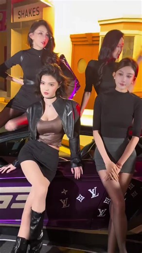 Exploring the Beauty of Long Legs and Slim Waists