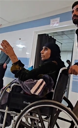 24K views · 919 reactions | Grandmother's Pain Relief Building Permit from the Hospital 03 #reelvideo #trendingreel #trendingreelsvideo #ChallengeChallenge #challenge #trendingvideo | Natural Lives | Facebook