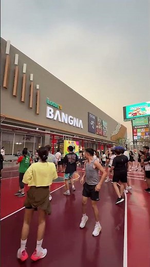 เริ่มแล้ว!! กับกิจกรรม Aerobic Dance Fit Eat Fun ที่ โลตัส บางนา