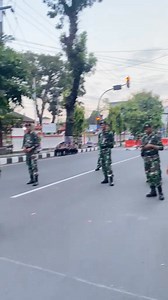 sprinter TNI vs polri | Pecinta TNI/Polri Indonesia