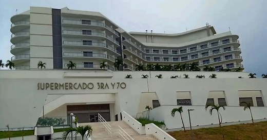 La Habana: Así es el nuevo supermercado en 3ra y 70 que solo acepta dólares