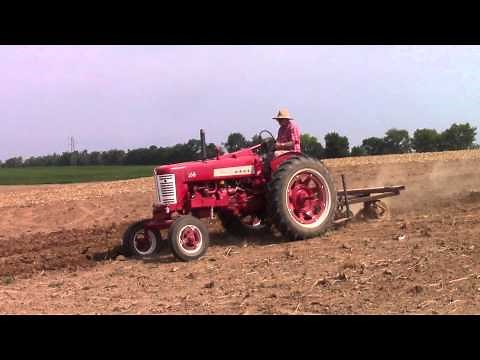 IH Farmall 350 Tractor