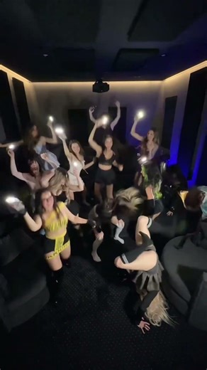 Harlem Shake trend with my girls ☺️ what other older trend did you like?