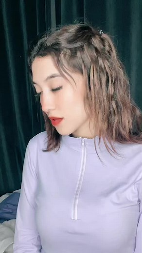 Engaging Hand Gestures for Effective Communication