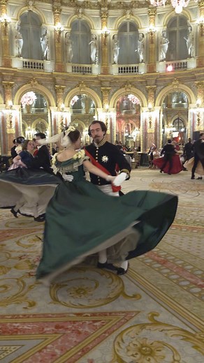 Tsar Stephane I on Instagram: "🍾 • En ce 19 Avril 2024 a eu lieu un bal grandiose à Paris : le Bal des Deux Empires à @icparislegrand. 🏛️ • Une soirée en l’honneur du Premier Empire (Napoléon 1er) et du Second Empire (Napoléon III) qui vient rappeler la grandeur de la France et le faste des fêtes impériales. 🤗 • Le bal est ouvert à tous : il suffit d’acheter son billet, respecter le dress code. Il y a des danses d’animation ouvertes à tous ! 🤵‍♂️• Cette magnifique soirée est organisée par @p