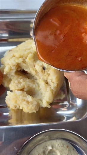 𝗡𝗮𝘁𝗵𝗮 on Instagram: "श्री कृष्णा कॅफे,साळशिंगे रोड,विटा बॅंकसमोर विटा. . . #breakfast #nashta,#sothindianfood,#southdish,#meduvada,#setdosa,#friends,#shrikrushncafe,#vita,#vishalchothe #vishalchothevlogs #minvlog #dailyvlog #shortvlog #funnyvlog #marathivlog #vlogger #reelitfeelit #authenticfood,"