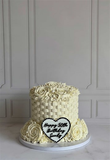 Delicious Cake Ideas Inspired by the Kardashians