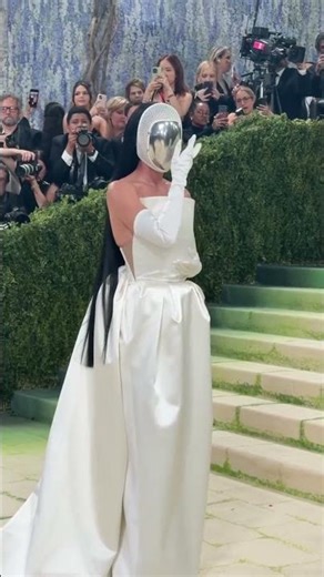Katy Perry’s Surreal Mirror Look at Met Gala 2026 | Custom Stella McCartney