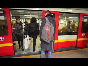 Poland, Warsaw, metro ride from pasaż handlowy to Wilanowska, 1X escalator