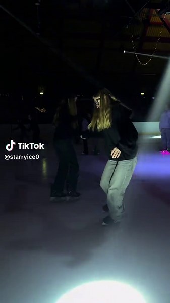 Ice Freestyle Duo Skating Performance