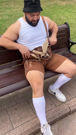 Prince.Brownn | Fit ✔️ #beard #chubby #hairy #bigboys #stocky #rugged #bigboy #scruff #gym #thic | Instagram