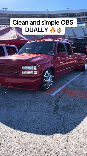 Lowered duallys 😮‍💨👌🏽 #obsdually #crewcab #chevy #slammedtrucks #trokitas_tumbadas