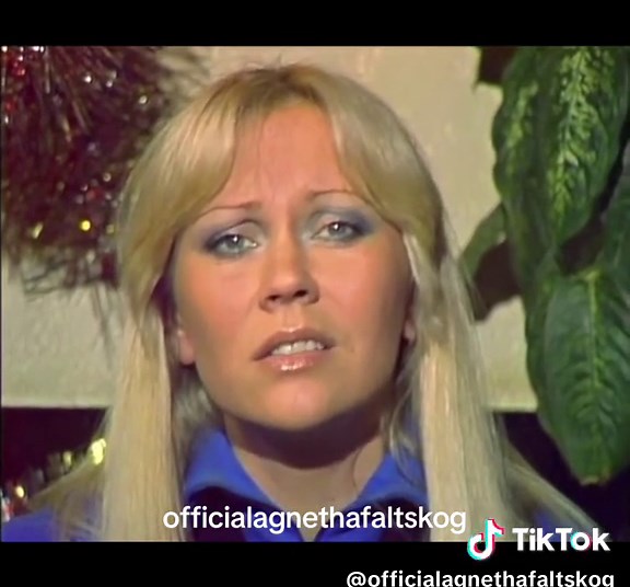 ABBA performing “Chiquitita” on a christmas snowtime special in 1979 #abba #abbavoyage #abbamuseum #ABBAältskog #agn #annifridlyngstad #fridalyngstad #bennyandersson #björnulvaeus #1979 #chiquitita #christmas #snowtime #foryoupage #fy #foryou #fyp #officialagnethafaltskog