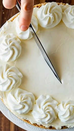 Easy No-Bake Cheesecake Recipe This no-bake cheesecake features a crisp graham cracker crust and a light, fluffy filling that comes together with zero baking. Simple, creamy, and perfect for any occasion! Prep Time: 30 minutes Chill Time: 6 hours Total Time: 6 hours 30 minutes Course: Dessert Cuisine: American Servings: 12 Calories: 485 kcal Ingredients For the Crust 2 ½ cups graham cracker crumbs (about 20 sheets) ½ cup butter, melted 1 tbsp sugar For the Filling 24 oz cream cheese, softened ¾