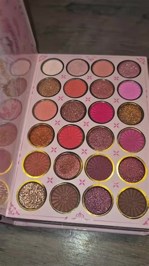 Make up book Make up pigments The colours and quality of these are brilliant #blackfriday #makeupbook #makeupcolours #makeupswatches