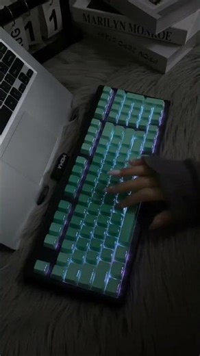 Translucent keycap, light up the starlight at your fingertips🍃#fyp #keyboard #mechanicalkeyboard