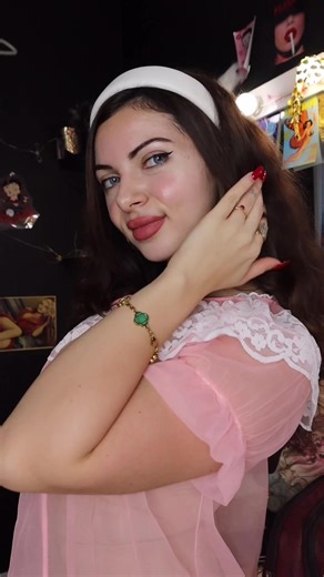 Ya banat🎀 my fav matte lip combo. I literally wear this everyday!! @Makeup By Mario #bellydancer #bellydance #syrian #syria #nyc Egypt | Cairo | Levant | levant | manhattan | queens | Brooklyn | actress | model | theatre | performer | beauty | Lebanon | Levantine | Haifa wehbe | for you page | dance | dancer | mena | Arab | Swana | Menaht | Arab American