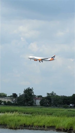 HiSky Airbus A330 - 8K