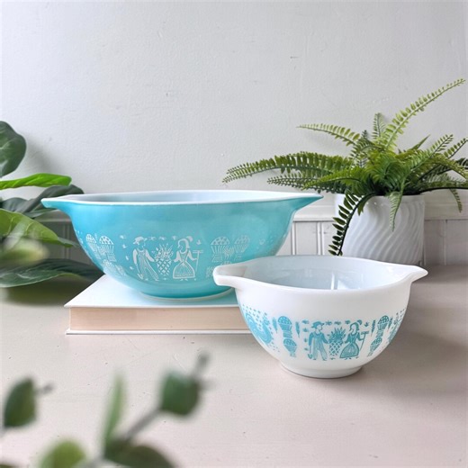 Vintage 1960s Pyrex Butterprint Cinderella Mixing Bowls, Set of 2, MCM Mid Century Amish Pattern Kitchenware - Etsy