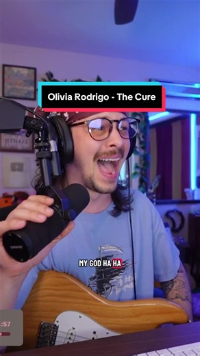 OHHHH WE’RE GETTING EMO 💥 love love love this new track from O’Rod. Thank you Dan Nigro for the drums 🙏 HTHAZE reacts to Olivia Rodrigo - The Cure #hthaze #fyp #oliviarodrigo #thecure