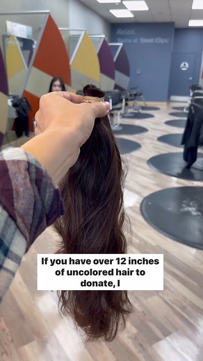 Considering a big chop? ✂️ We're proud to help customers donate their hair to Wigs For Kids at participating Great Clips salons. 💚 Learn more: https://bit.ly/3Rgb5fR 📸: @the.retired.millennial | Great Clips