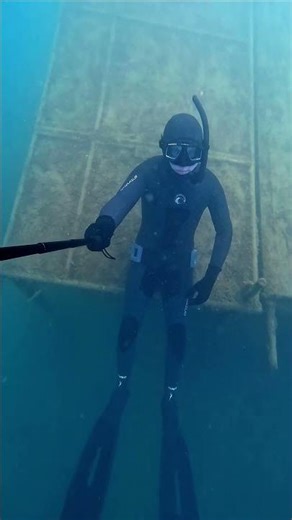 FREEDIVING TRAINING IN THE LAKE 💤 #underwater #onebreath #dive #freediver #wetsuit #shorts