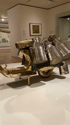 Dubai Metal Motorcycle Art ✨🏍️ Museum Piece That Looks REAL! 🇮🇳 リアルすぎる金属バイクアート ✨🏍️ インドの名車を再現した美術作品