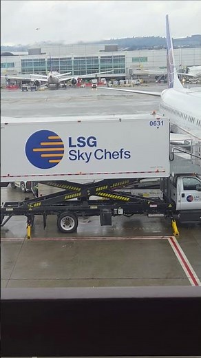 LSG Sky Chefs Truck at Newark Airport! 🚚✈️ #short #airportlife #aviation