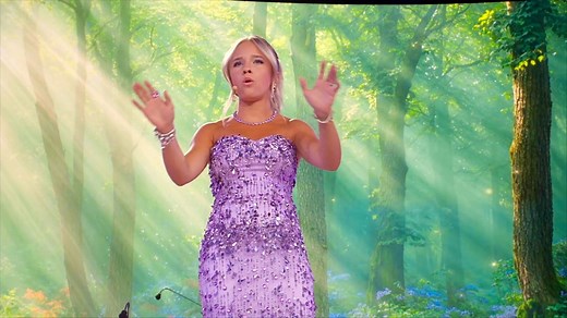 André Rieu – Das große Open-Air-Konzert 2025: Emma Kok und André Rieu · Earth Song