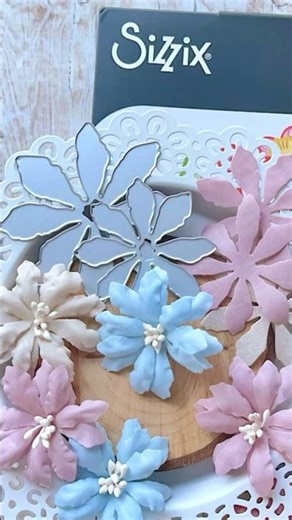 Handmade Fabric Flowers #fabricflower #handmadeflowers #fabricflowermaking #fabricflowertutorial