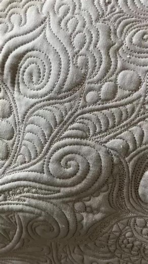 This was so fun to quilt. I ended up #quilting two of these panels 😍 I love how it turned out and it was really hard to send back! #iwillcutyou #freemotionquilting #Fmq #longarmquilting #quiltersofinstagram #bernina #longarmquilter #quiltersgonnaquilt #modernquilter #sewing