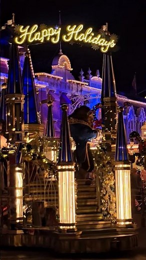 🎄 A Royal Christmas Wish! 👑 Mickey’s Once Upon a Christmastime Parade 2025 Disney Christmas Magic 🎄