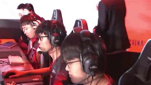 EP目前的阵容有点奇怪 白鲨谈EP状态和白鲨有点像，突破状态太差了，正面火力差很多。#EP和Q9强强