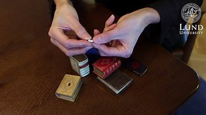 Did you know one of the world’s smallest books can be found at Lund University? Håkan Håkansson, Associate Professor in the History of Ideas and Sciences, explains more, as part of a new series about curious historical treasures at Lund University. | Lund University