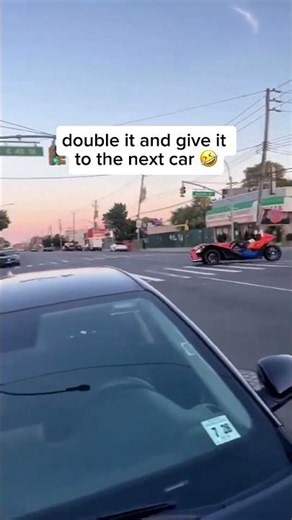 double it and give it to the next car 🤣#hypeengines #viralvideos #3wheeler
