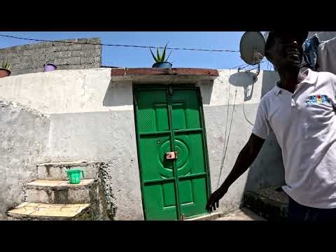 Walk around a street of Medina Moroni, Comores