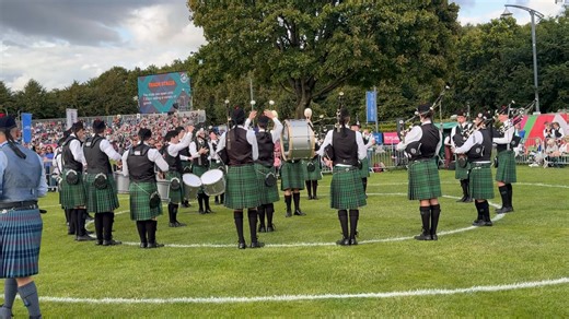 Grade Novice Juvenile A - Brisbane Boys’ College Pipe Band World Pipe Band Championships 2025 MSR (4th Place) Final Glasgow - SCOTLAND #brisbaneboyscollegepipeband #PipeBandsAustralia #welovepipebands #pipebandsqueensland #worldpipebandchampionships #pipeband #pipebandlife #pipebanddrumming #pipebandfamily #thebigrabshow #blackbear | Black Bear