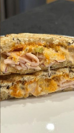 2-Min Hot Ham & Cheese Sandwich That’ll Blow Your Mind 🔥🧀