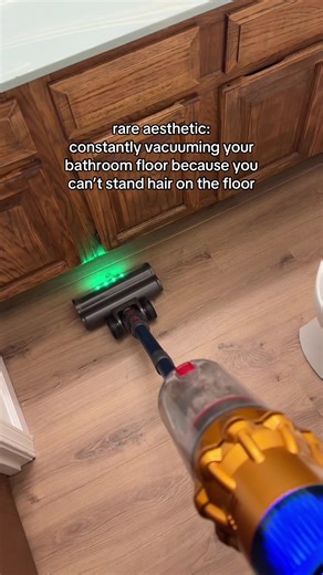 Effective Cordless Vacuum for Bathroom Cleaning