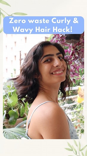 Sustainable Lifestyle on Instagram: "Should I call this a Zero waste hair hack or Sustainable hair care 101 😉 This way you can avoid spending a bomb on hair products, and also save the environment from plastic pollution. 💯 Benefits : Flax seed gel not only helps in setting your curls but also nourishes your hair strands and adds gloss. It contains vitamin E which nourishes scalp and reduces free radical damage. 💃 Note: No need to wash your hair afterwards, let them air dry and do not comb out